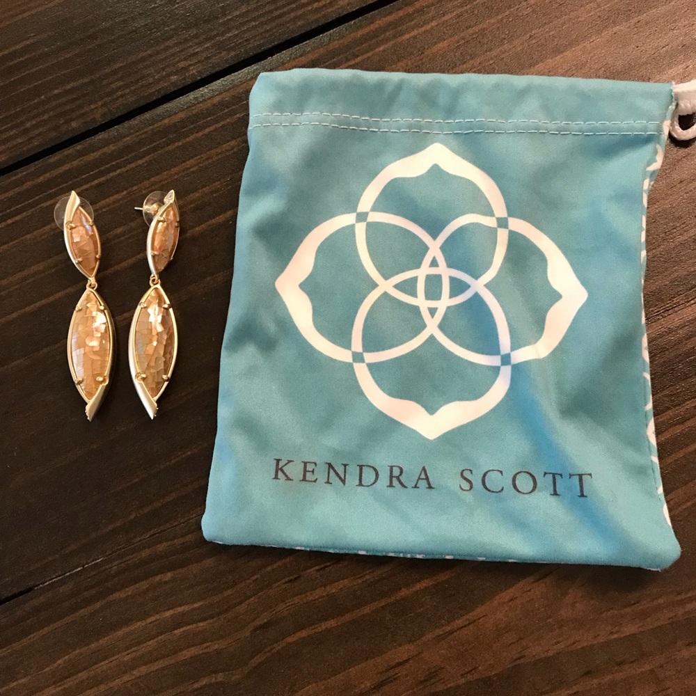 Kendra Scott drop earrings